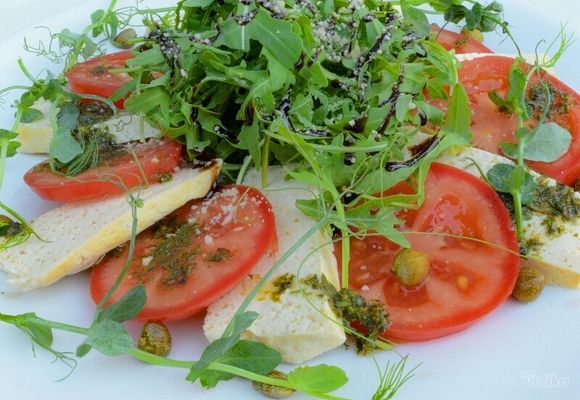 Osvežavajuća kaprese salata