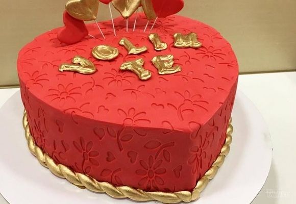 Svecana torta za zaljubljene