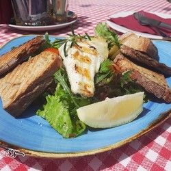 Najukusnija salata sa filetom brancina ili orade u Novom Sadu