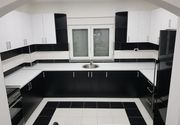 Kuhinja po meri u crno beloj boji