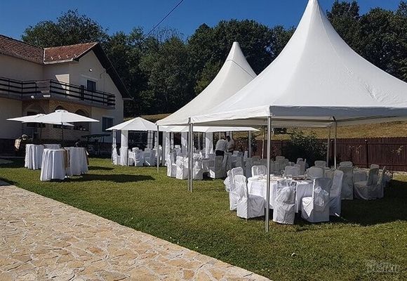 Rentiranje pagoda za sve vrste slavlja u ponudi Marinković eventa iz Kragujevca