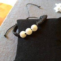 Pletena narukvica sa perlama