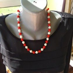 Ogrlica od staklenih perli