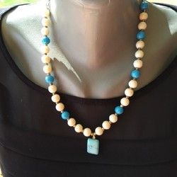 Ogrlica od staklenih perli,privezak poludragi kamen