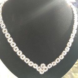 Ogrlica od Ceskih kristalnih perlica