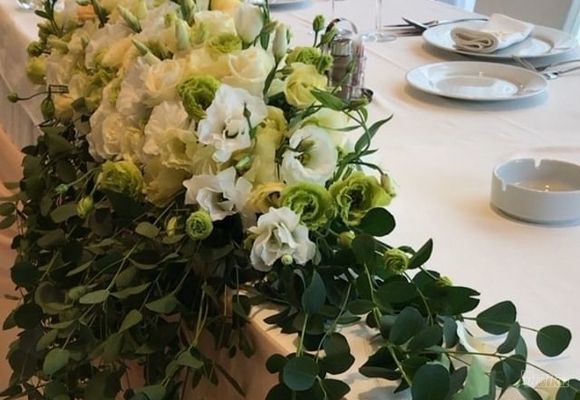 Cvetni aranžmani za dekoraciju venčanja - Cvećara Lamine