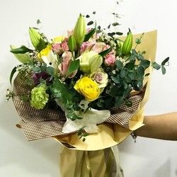 Poklon dragoj osobi - izaberite Vaš aranžman cveća