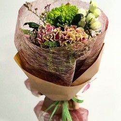 Savršen poklon za Vama dragu osobu - buket cveća koji birate vi sami!