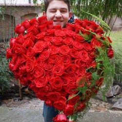 Crvene ruže - 101 ruža u obliku srca