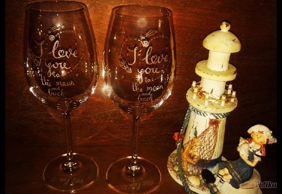 Ručna izrada gravure na čašama za belo vino