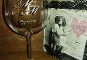 Ručna izrada gravura na čaši za crkveno venčanje
