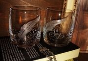 Ručna izrada gravura na viski čašama