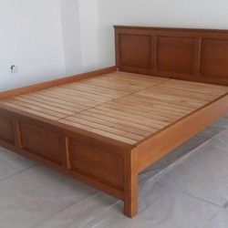 Unikatni bracni krevet od drveta