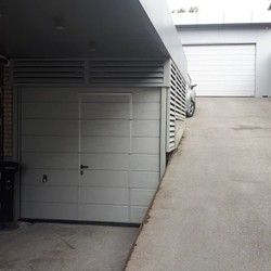 Segmentna vrata za garazu