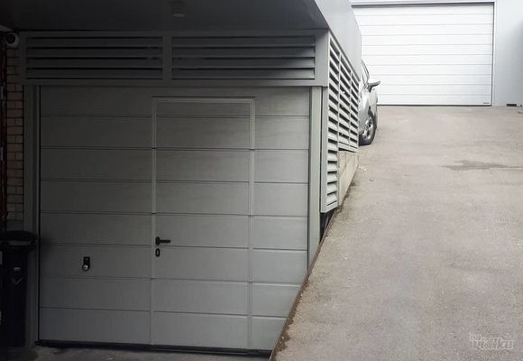 Segmentna vrata za garazu