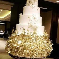 Velika svadbena torta