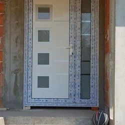 PVC ulazna vrata sa dva otvora