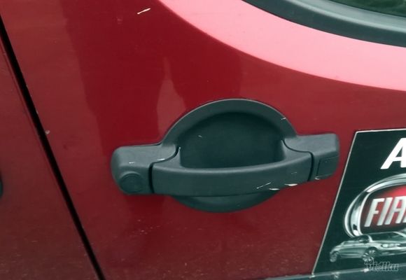 Brava zadnjih vrata Fiat Doblo