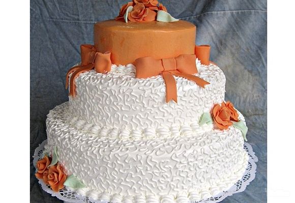 Svadbena torta Narandžasta sa šlagom