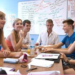 Engleski jezik - kurs nivo B2 - viši srednji CEF nivo - Škola stranih jezika Akademija Oxford