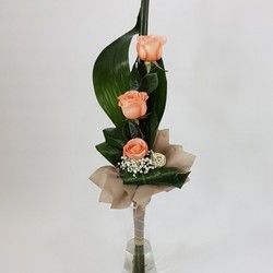 Buket ruža - 3 ruže i prateće zelenilo - Cvećara Flowers Silver Pack