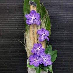 Cvetni aranžmani - aranžman u keramičkoj vazi sa vanda orhidejama - Cvećara Flowers Silver Pack