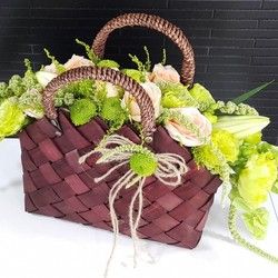Cvetni aranžmani - aranžman u torbi sa ružama - Cvećara Flowers Silver Pack