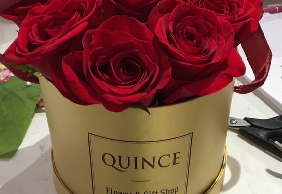 Ruže u kutiji - crvene ruže - Cvećara Quince Flower