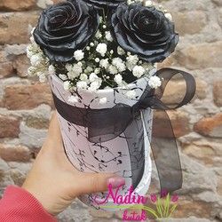 Mistične crne ruže u kutiji -samo lično preuzimanje ili direktna dostava