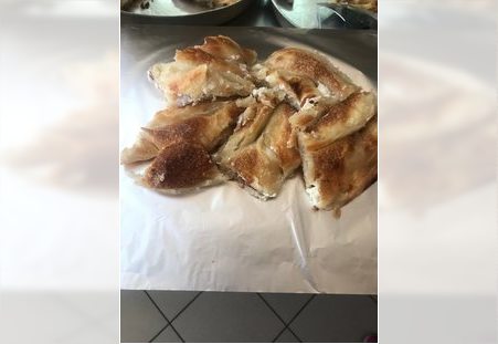 Pita sa sirom ispod saca