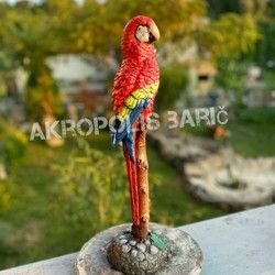 Papagaj sa postoljem figura od betona