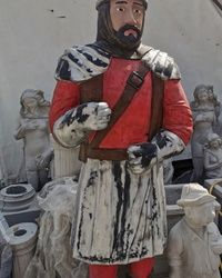 Srpski vitez betonska figura u prirodnoj velicini