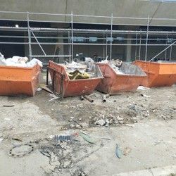 Iznajmljivanje kontejnera za sut na gradilistu