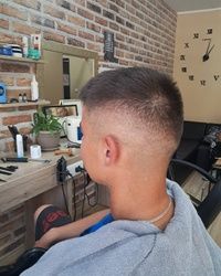 Muske maturske frizure 2025 Sabac