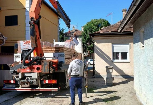 Postavka snegobrana na krov