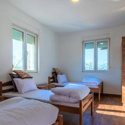 Dom za stare sa trokrevetnim sobama