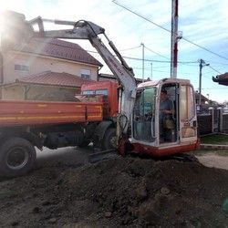 odvoz-zemlje-kamionom-zemun-145e2a.jpg