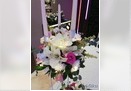 Cvetni aranžman za dekoraciju svadbenog stola