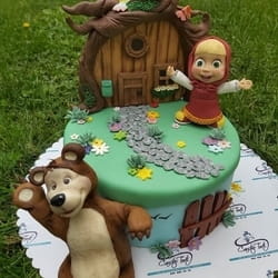 Dečija torta sa likom Maše i Mede