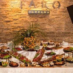 Sve vrste prijema, koktela i poslovnih događaja možete organizovati u prelepom ambijentu restorana Taverna Faro