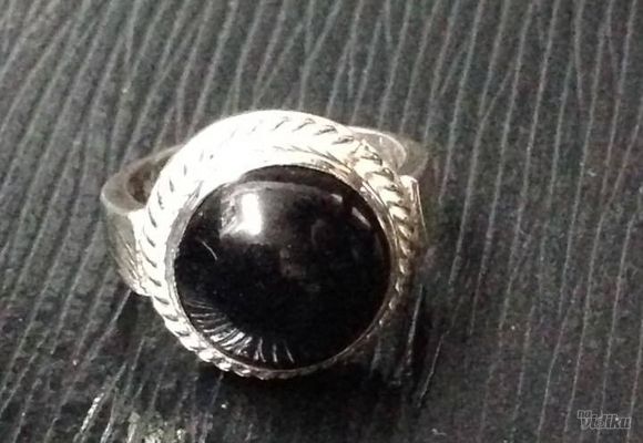 Srebrni prsten u kombinaciji sa suncevim kamenom i filigranskom zicom, rucni rad. Izradio Rikard Civljak!!!