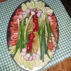 Salata od sezonskog povrca