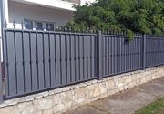 Crna kovana ograda sa siljcima
