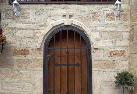 Zastitna resetka za crkvena vrata