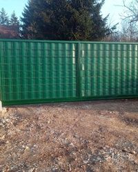 Panelna ograda sa kliznom kapijom