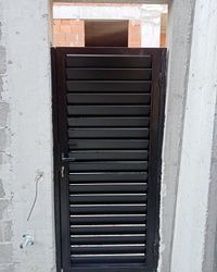 Metalna lamelna vrata za dvoriste