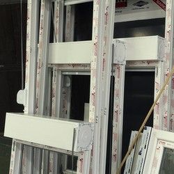 PVC balkonska vrata sa roletnama Vrsac