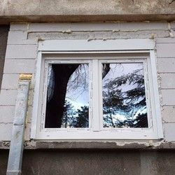 Popravka dvokrilnog PVC prozora