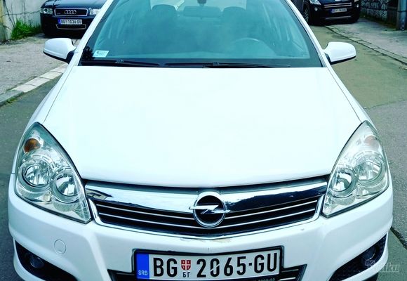 Poliranje auta Opel Astra