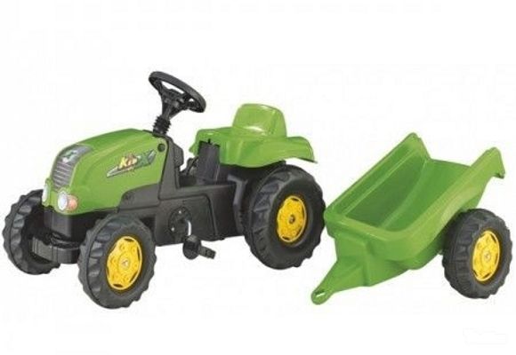 Zeleni traktor na pedale sa prikolicom